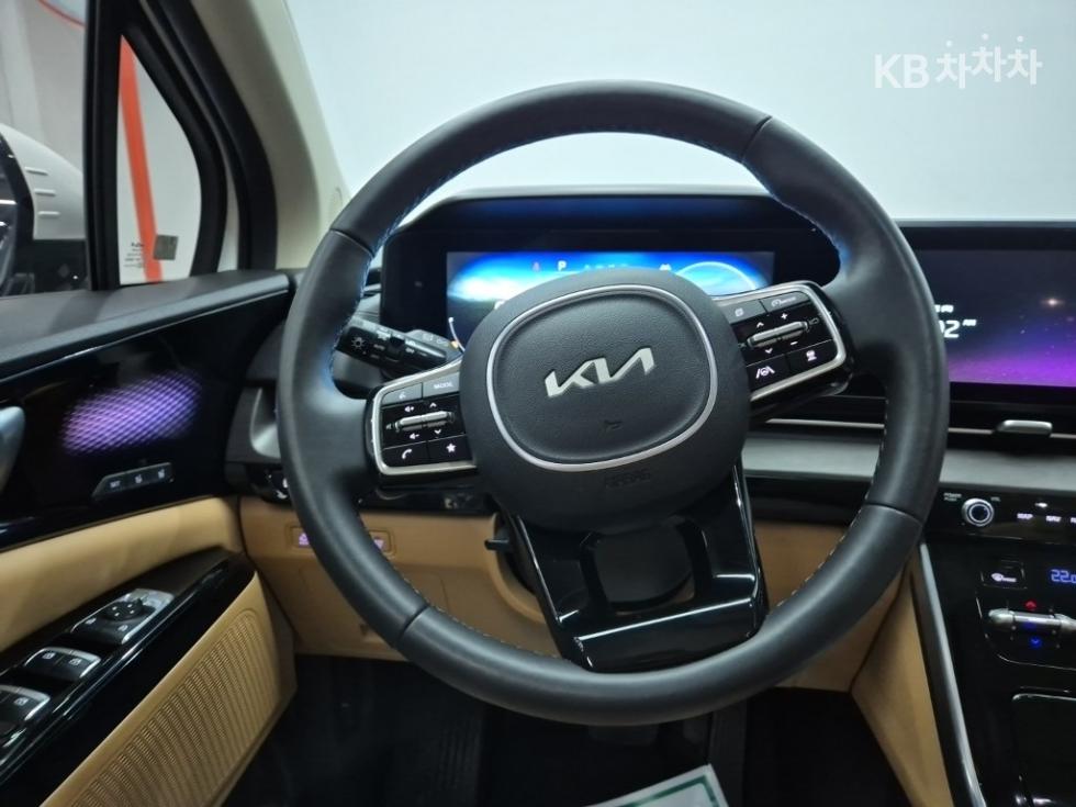 Kia Carnival — miniaturë 9