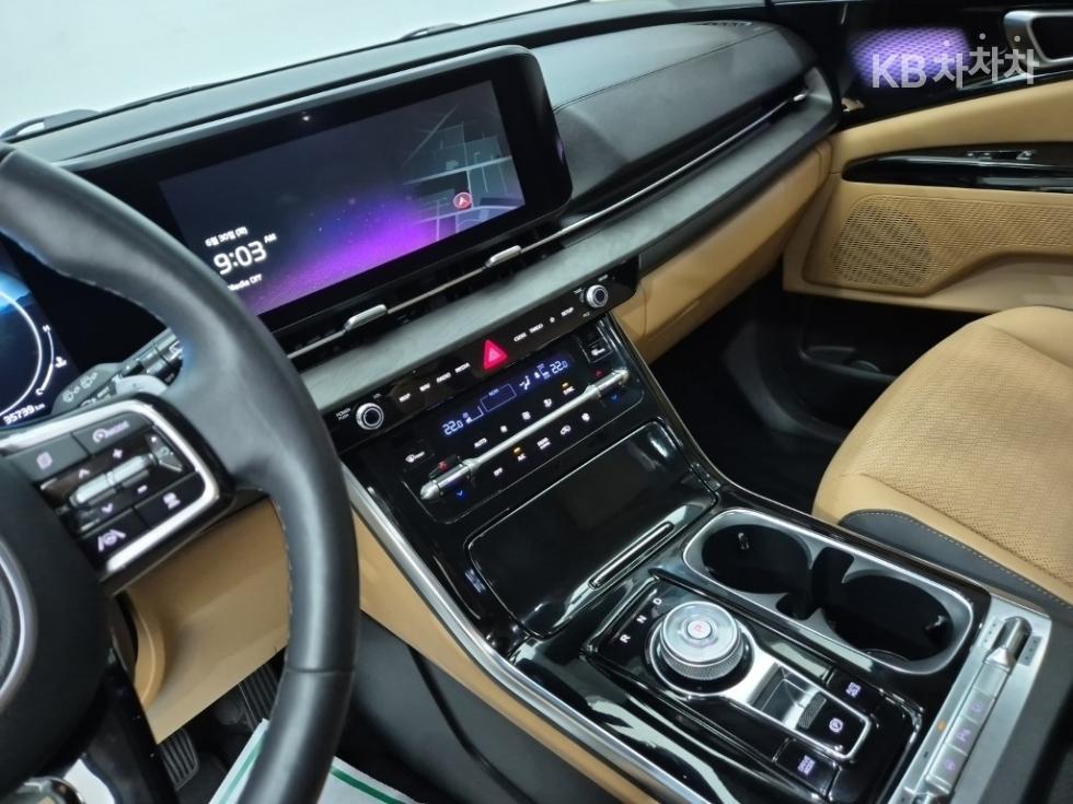 Kia Carnival — miniaturë 10
