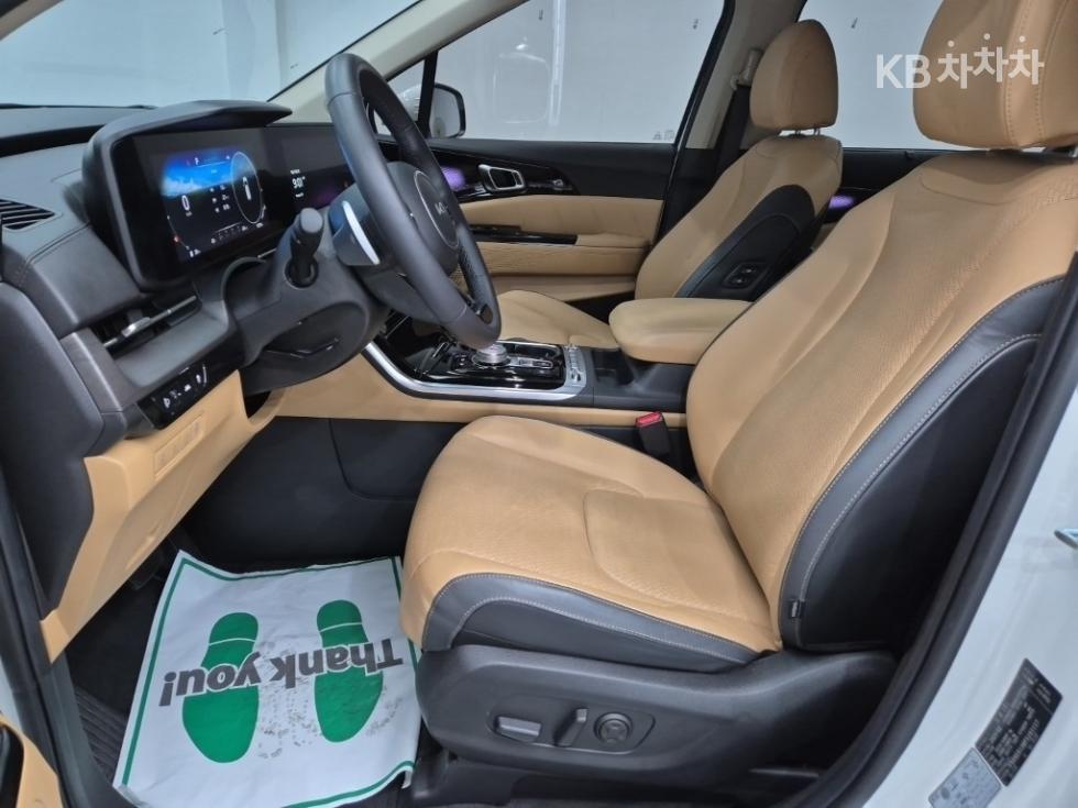 Kia Carnival — miniaturë 11