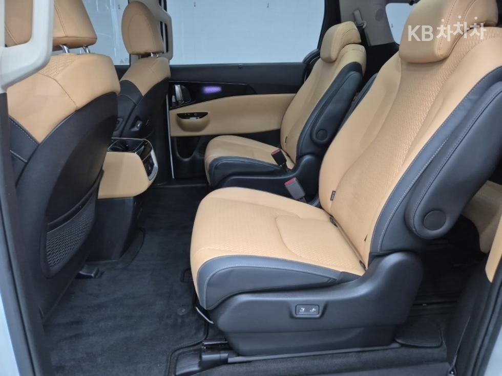 Kia Carnival — miniaturë 12