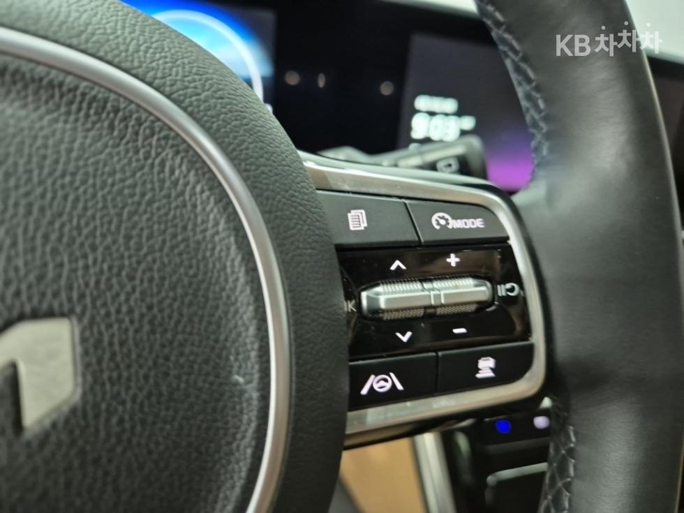 Kia Carnival — miniaturë 16