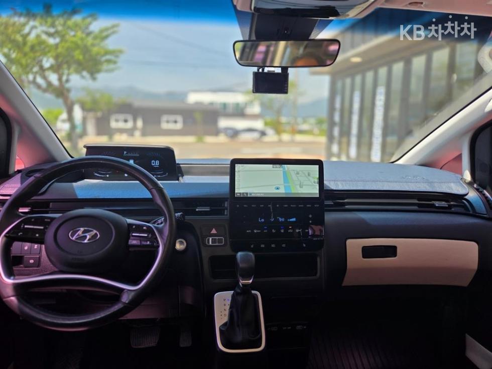 Hyundai Staria — miniaturë 8