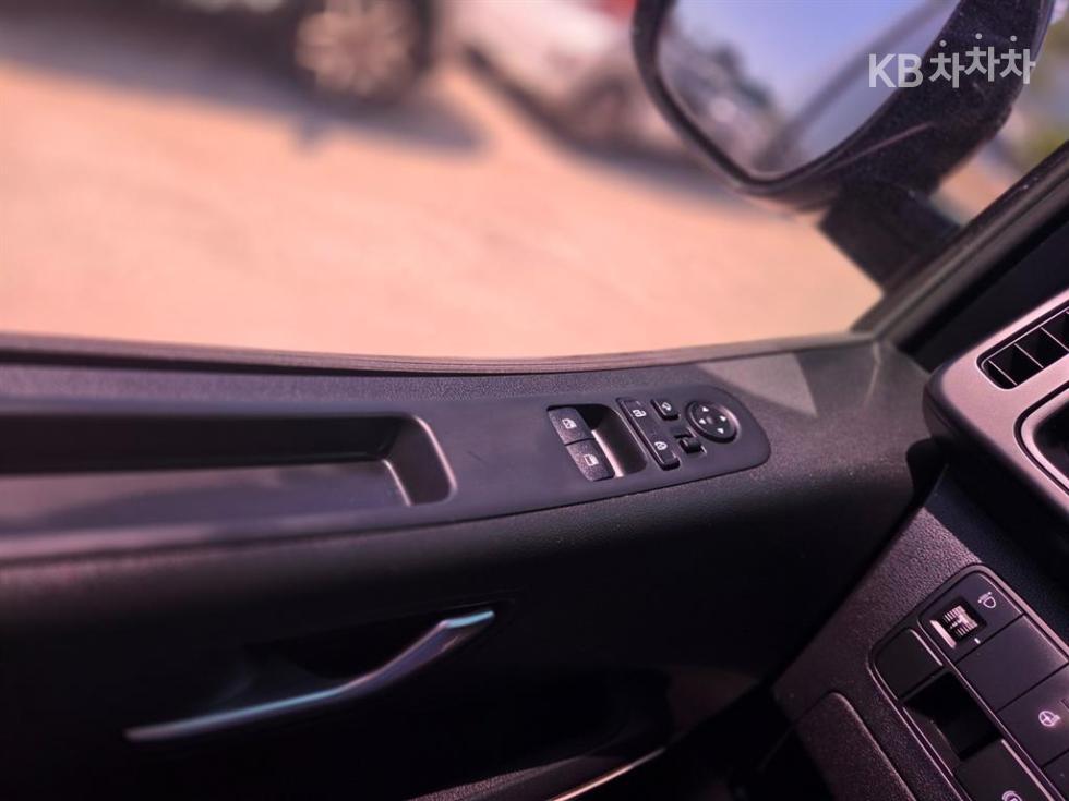 Hyundai Staria — miniaturë 18