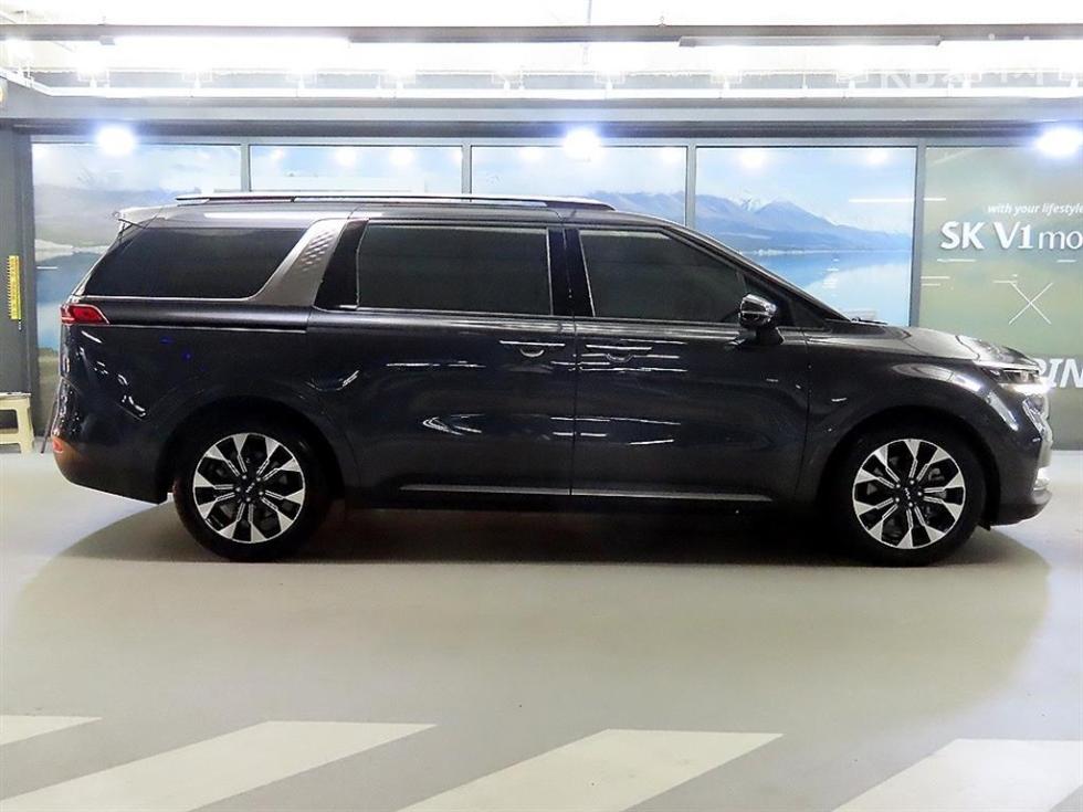 Kia Carnival — miniaturë 3