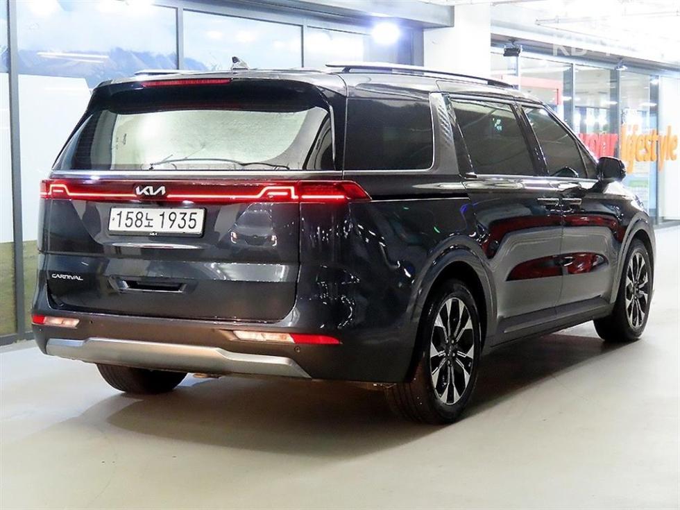 Kia Carnival — miniaturë 4