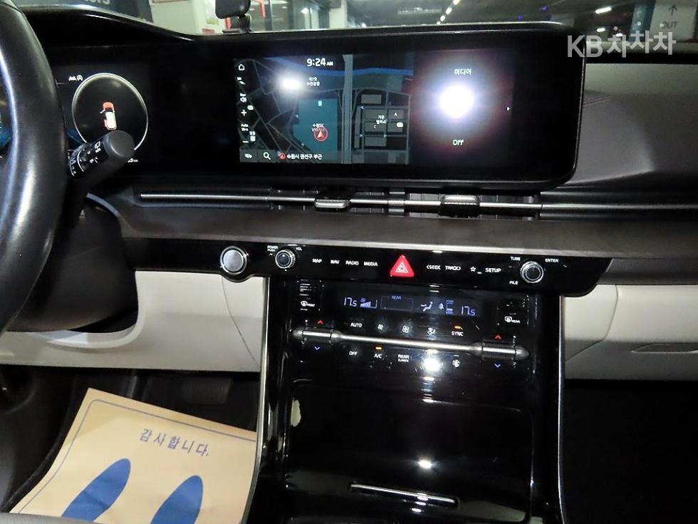 Kia Carnival — miniaturë 11