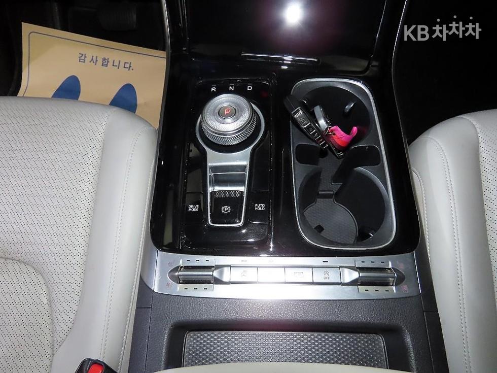 Kia Carnival — miniaturë 12