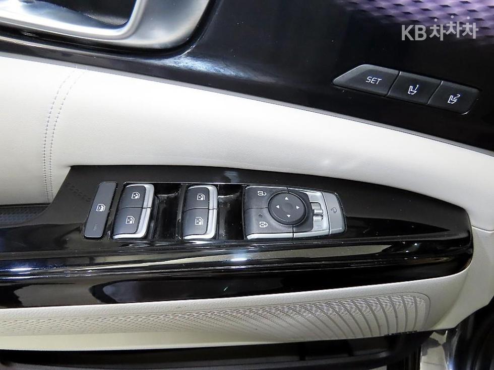 Kia Carnival — miniaturë 13