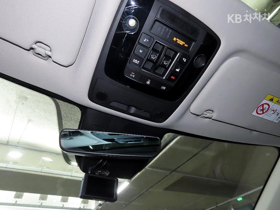 Kia Carnival — miniaturë 14