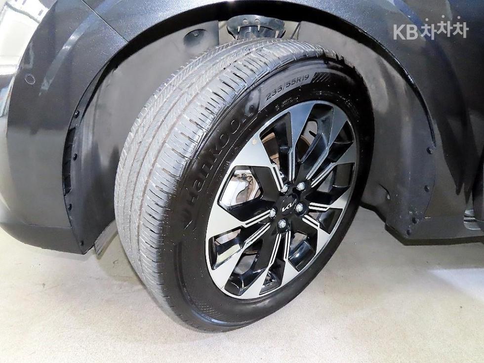 Kia Carnival — miniaturë 20