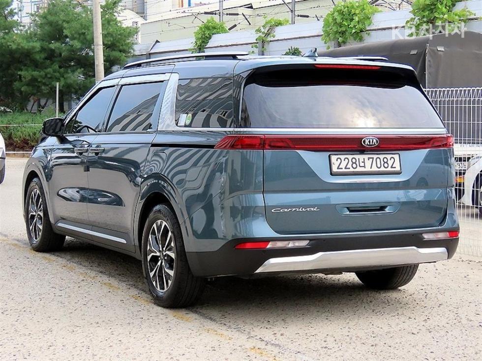 Kia Carnival — miniaturë 3