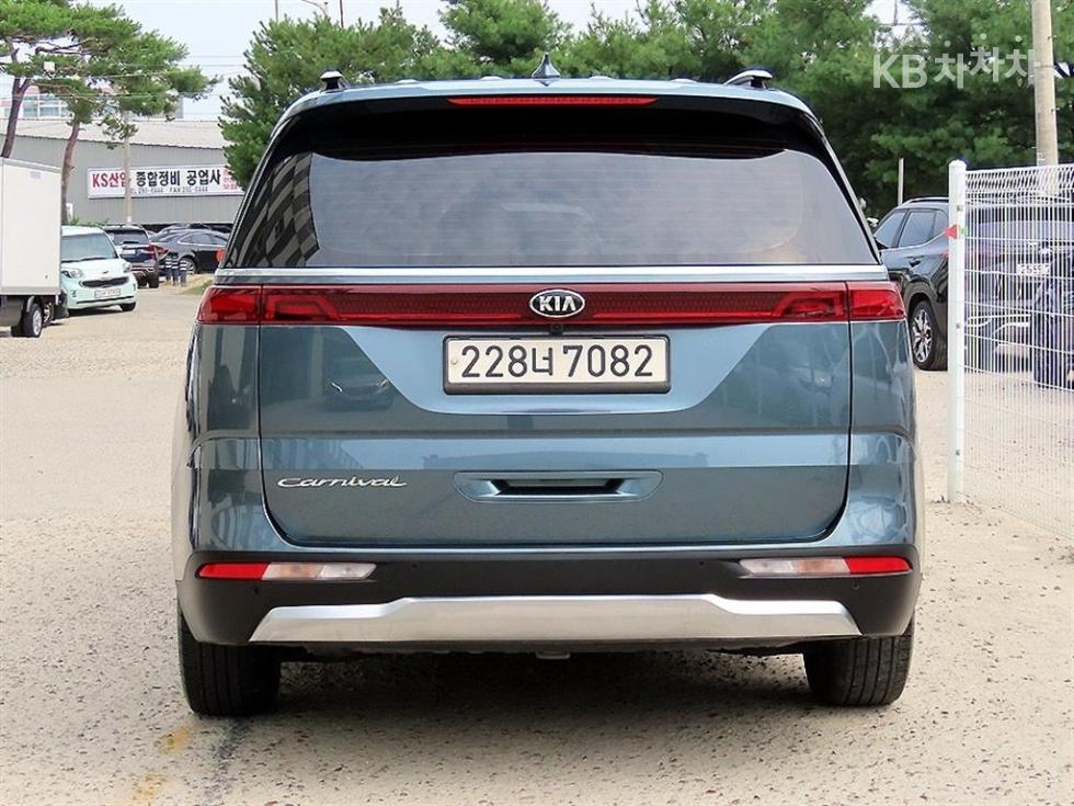 Kia Carnival — miniaturë 4