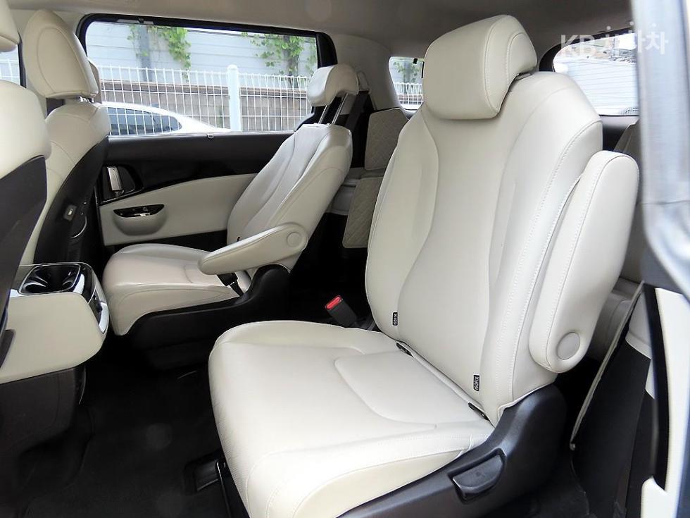 Kia Carnival — miniaturë 6