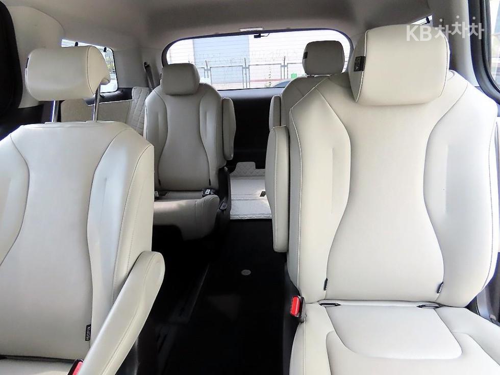 Kia Carnival — miniaturë 7