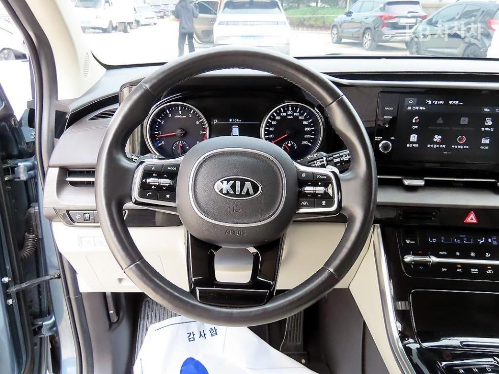 Kia Carnival — miniaturë 9
