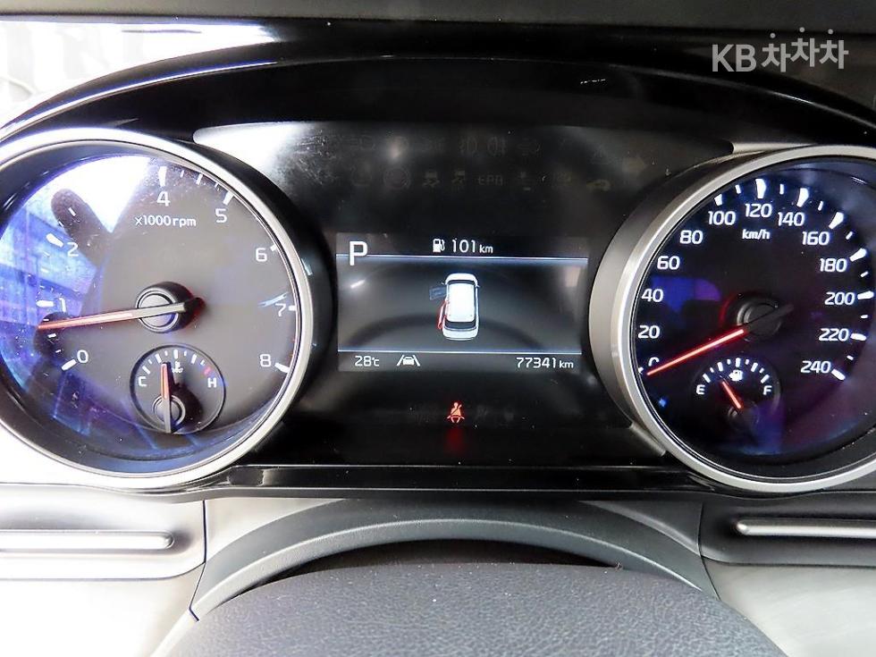 Kia Carnival — miniaturë 10