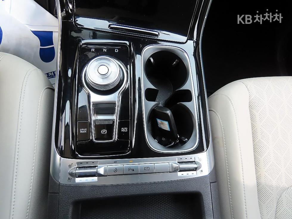 Kia Carnival — miniaturë 11