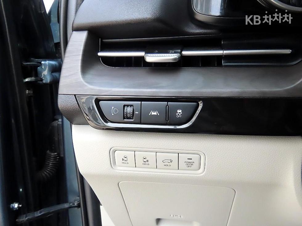 Kia Carnival — miniaturë 13