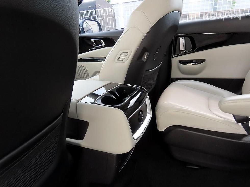 Kia Carnival — miniaturë 16