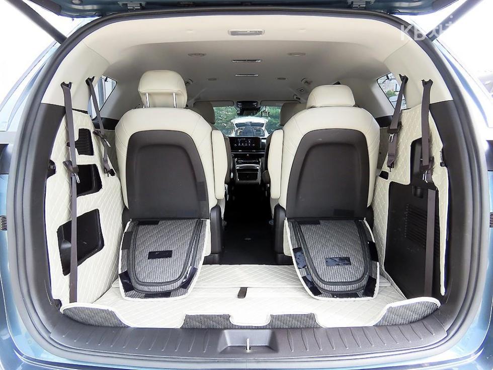 Kia Carnival — miniaturë 17
