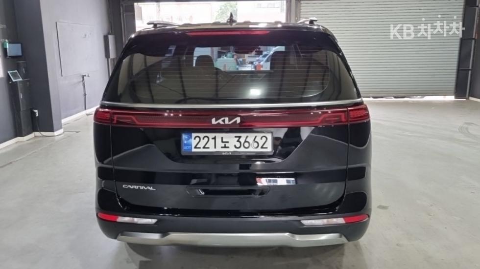 Kia Carnival — miniaturë 3