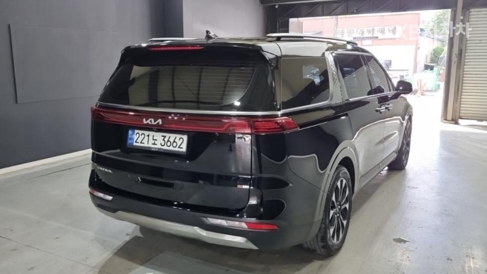 Kia Carnival — miniaturë 4