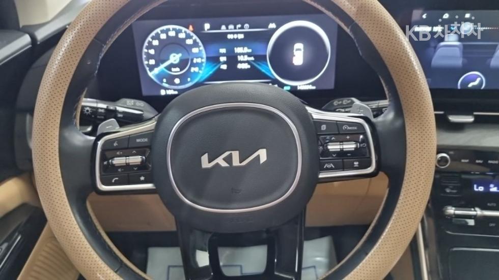 Kia Carnival — miniaturë 7