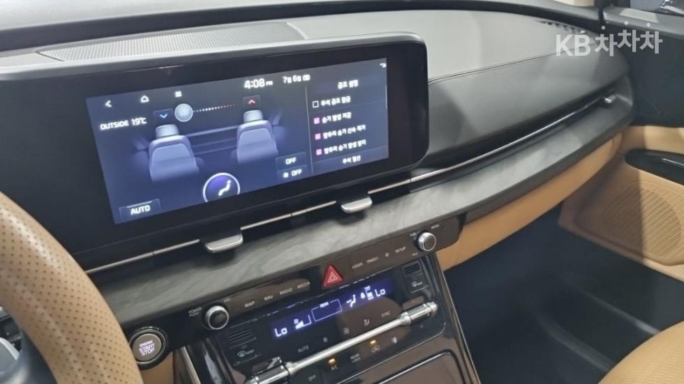 Kia Carnival — miniaturë 9