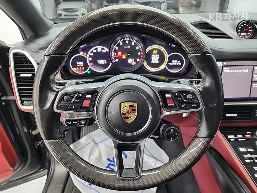 2021 Porsche (9Y0) photo