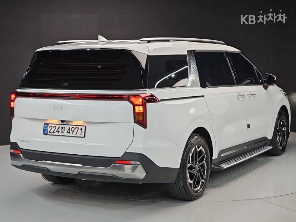 Kia Carnival — miniaturë 4