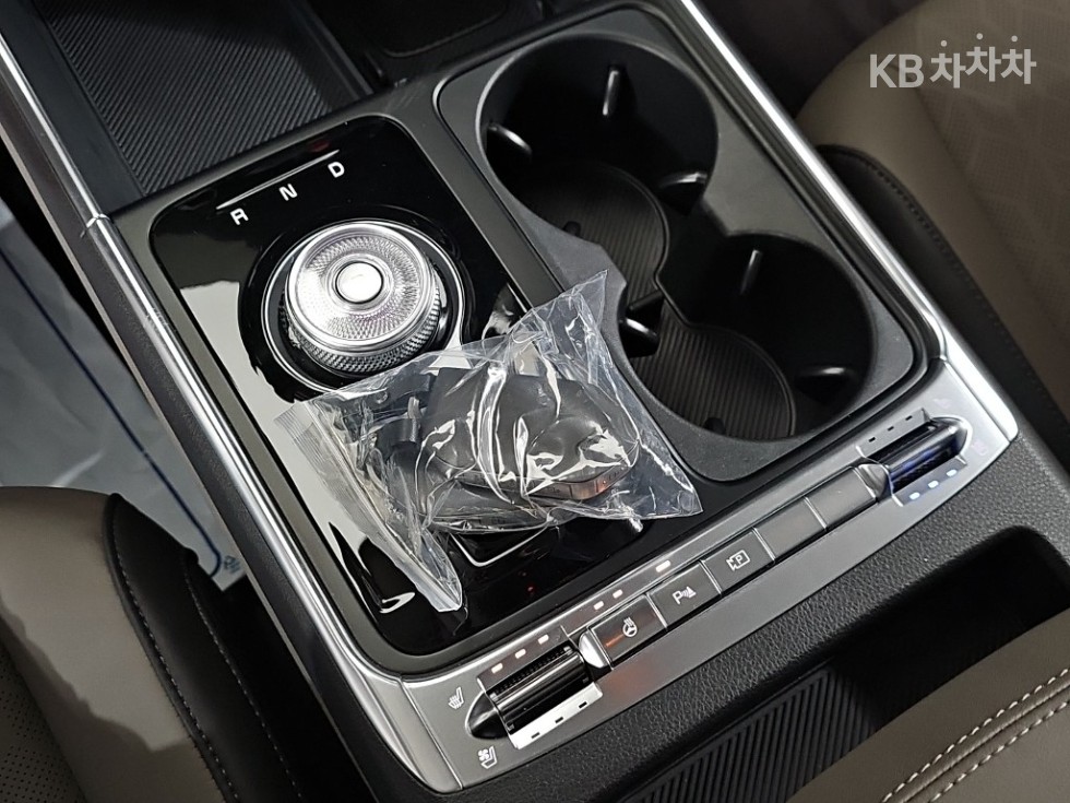Kia Carnival — miniaturë 17