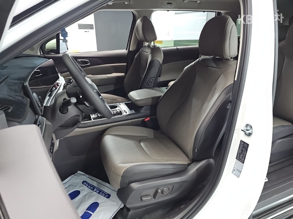 Kia Carnival — miniaturë 18