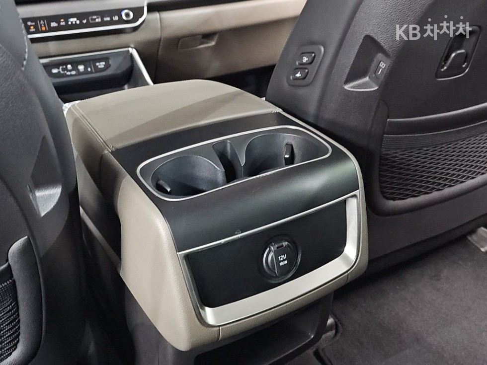 Kia Carnival — miniaturë 22