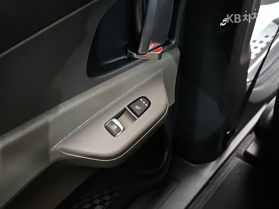 Kia Carnival — miniaturë 25