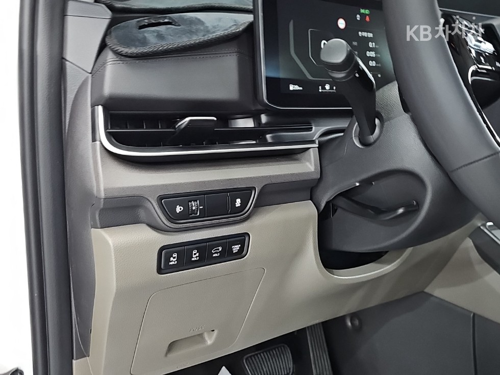 Kia Carnival — miniaturë 9