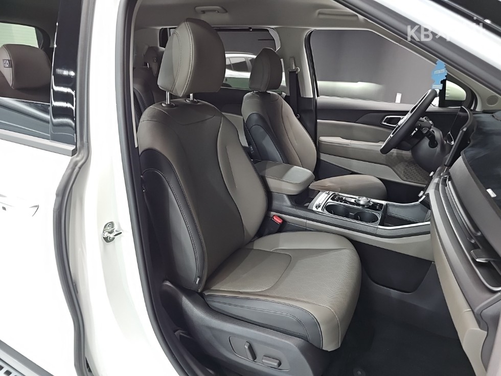 Kia Carnival — miniaturë 19