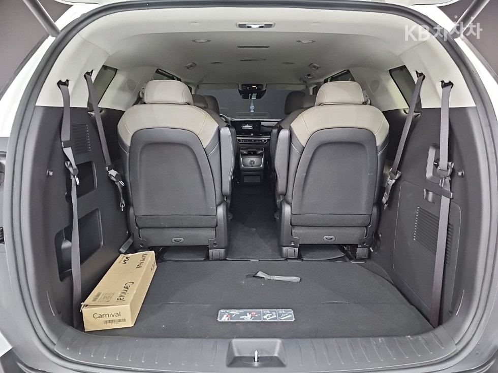 Kia Carnival — miniaturë 28