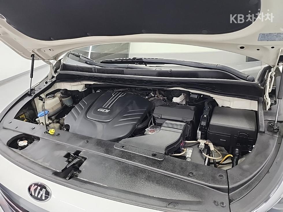 Kia Carnival — miniaturë 5