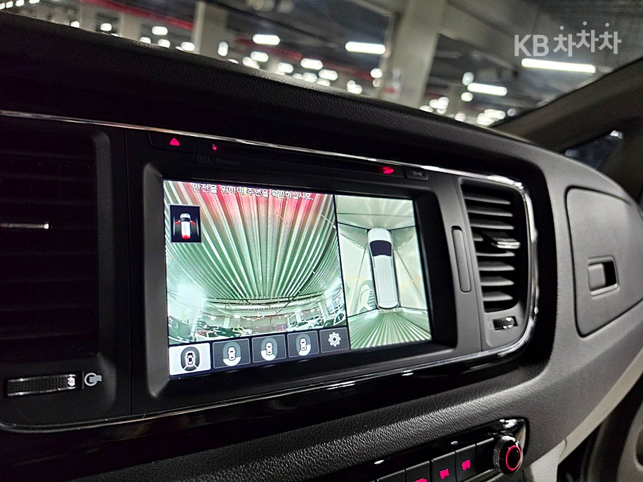 Kia Carnival — miniaturë 14