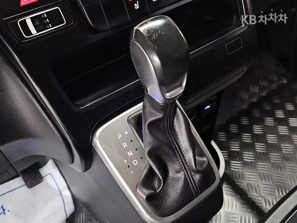 Hyundai Staria — miniaturë 8