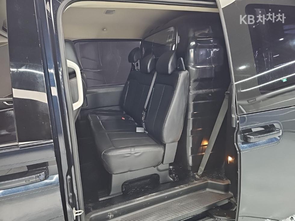 Hyundai Staria — miniaturë 12