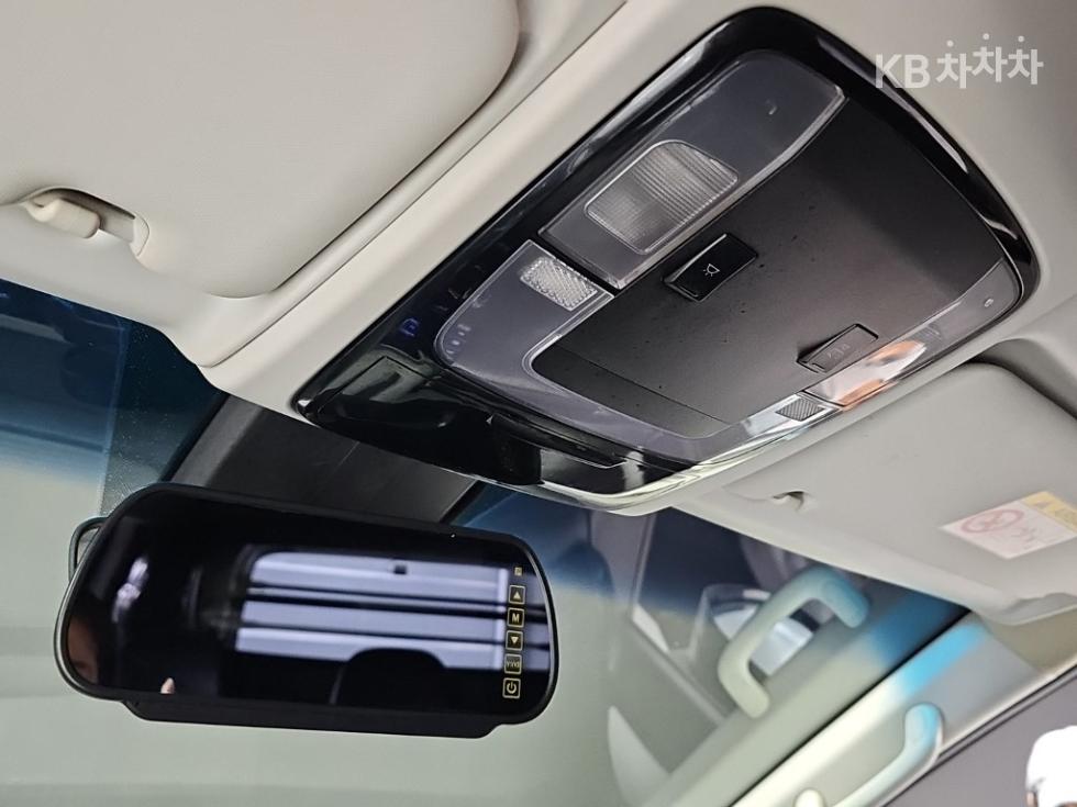 Hyundai Staria — miniaturë 16