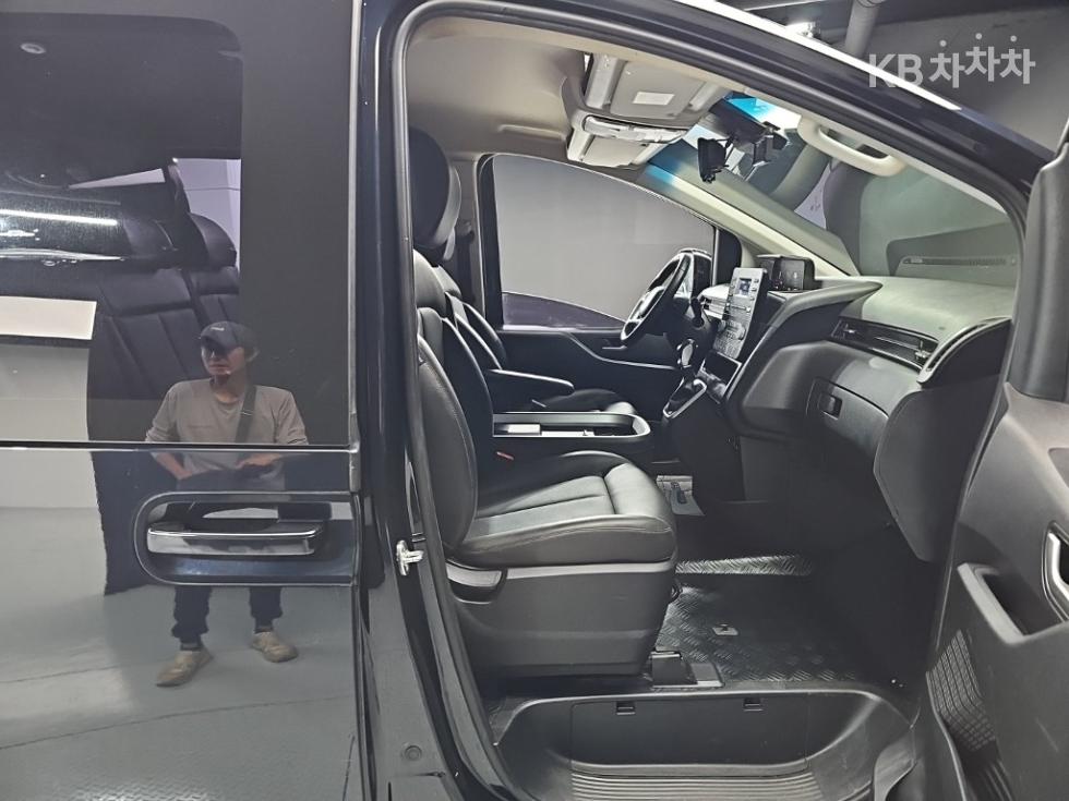 Hyundai Staria — miniaturë 18