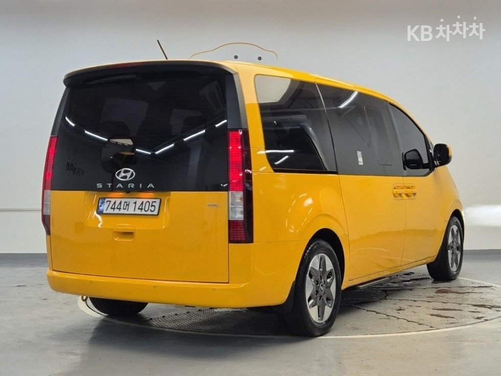 Hyundai Staria — miniaturë 4