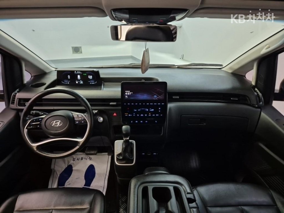 Hyundai Staria — miniaturë 7