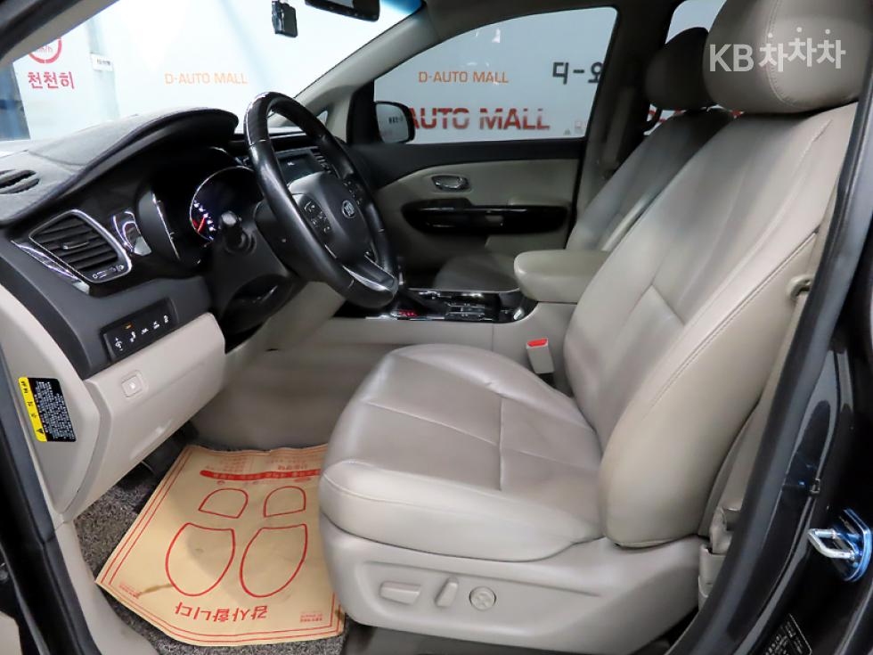 Kia Carnival — miniaturë 6