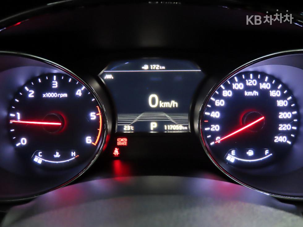 Kia Carnival — miniaturë 8