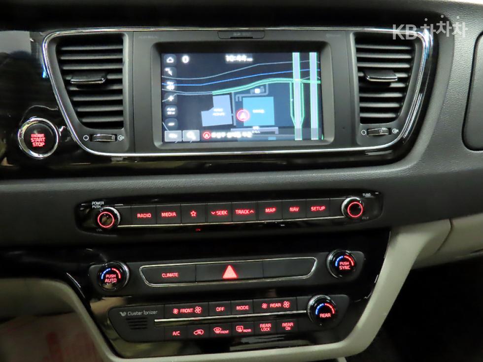 Kia Carnival — miniaturë 11