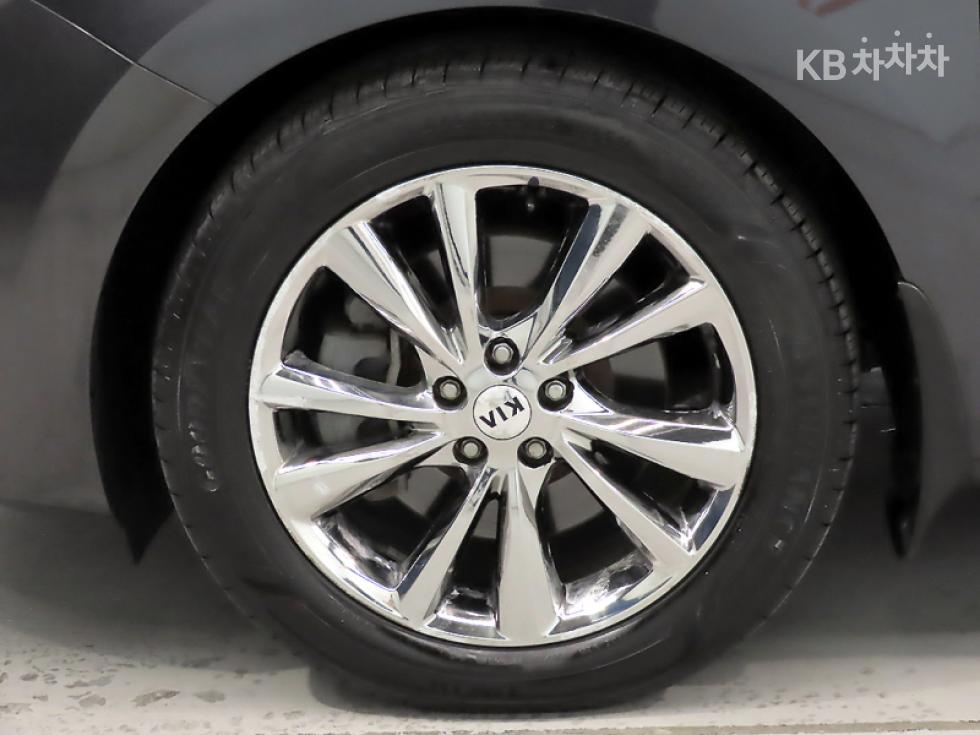 Kia Carnival — miniaturë 20