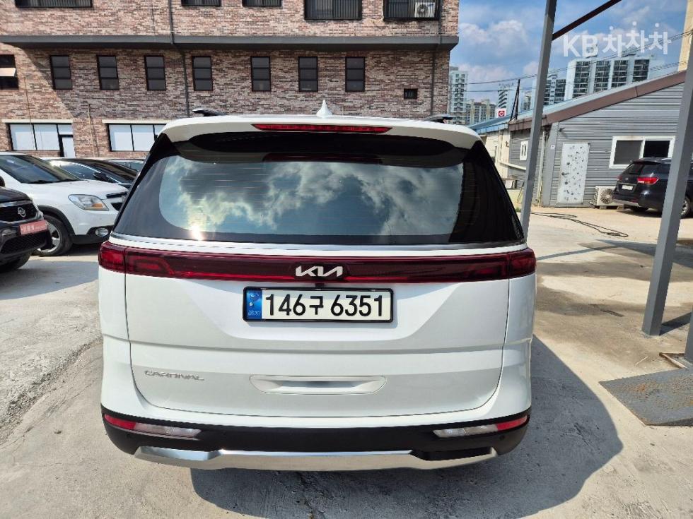 Kia Carnival — miniaturë 3